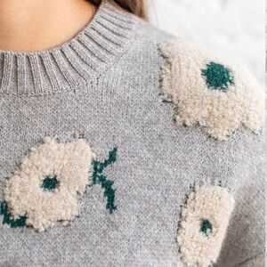 En Crème Shelby Flower Cloud Sweater - Grey Green